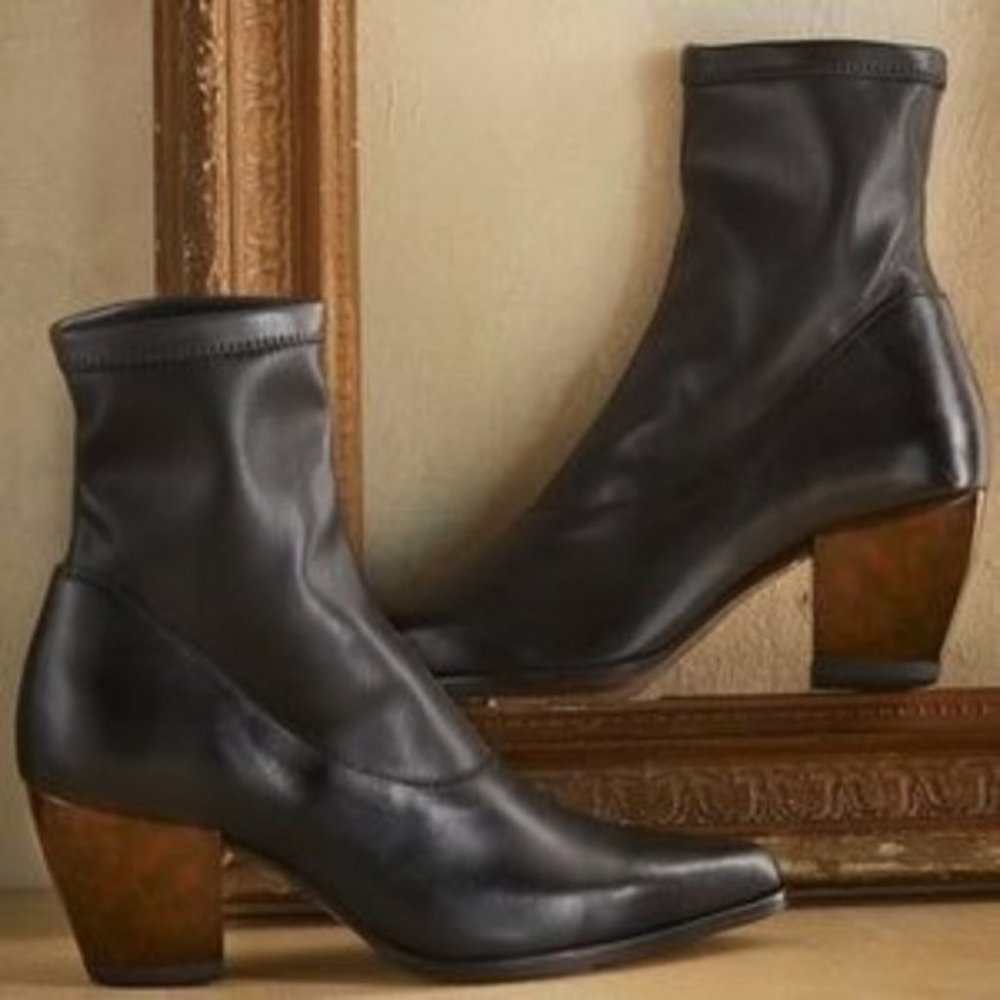 Andre Assous Paulyn Strecth Black Bootie size 10 New With Box Boots Leather